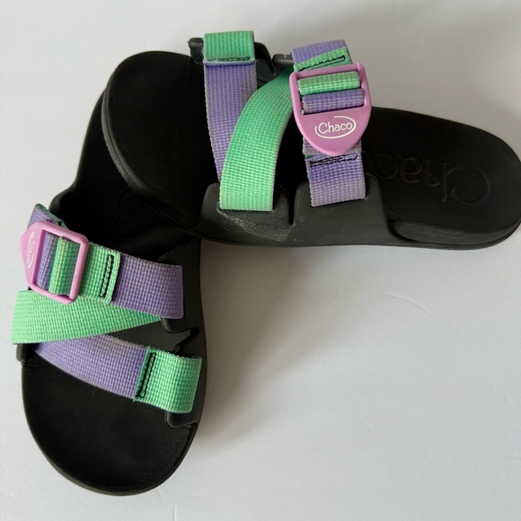 Chaco woman’s Sandals Black with Purple and Green Straps size 5 or youth 3.5 UEC - Picture 2 of 6